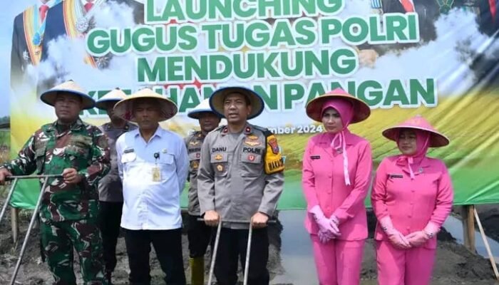 Polres Gresik Dukung Ketahanan Pangan Nasional Dengan Penanaman Benih Jagung