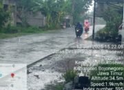 Jalan Poros Purwoasri — Duyungan Rusak dan Berlubang, Warga Berharap Segera Ada Perawatan