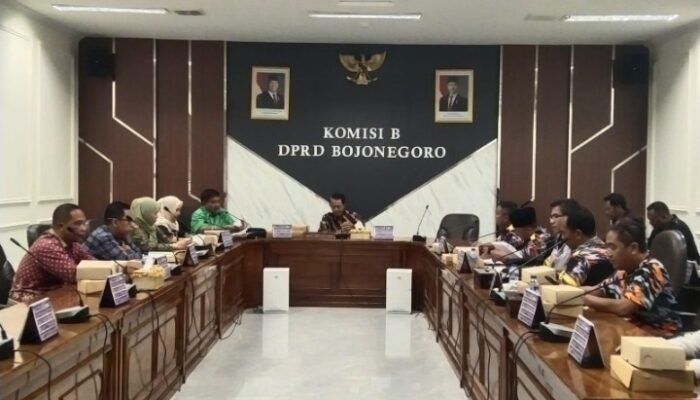 Berlangsung Tegang, Audensi Komisi B DPRD Bojonegoro Dengan LSM