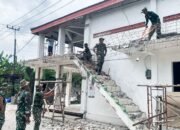 Gotong Royong bersama Warga, Babinsa Kanor Bojonegoro bantu Perenovasian Masjid Dusun Ager Ager