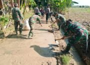 Ratusan Babinsa Kodim Bojonegoro Kembali Dikerahkan ikuti Karya Bakti Lanjutan Pasca Banjir di Gondang