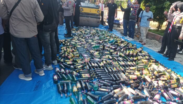 Polres Bojonegoro Ungkap Tindak Pidana Selama Ops Pekat Semeru 2025,Ratusan Liter Miras Dimusnahkan