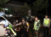 TNI Polri Sigap Evakuasi Mobil Mogok Saat Perjalanan Mudik Lebaran 2025