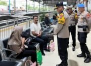 Pastikan Mudik Nyaman Kapolres Madiun Kota Pantau Keamanan di Stasiun Kereta Api