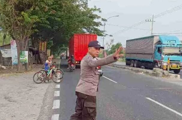 Polsek Pucuk Gelar CW Pagi di SD Negeri Waruwetan Pucuk Lamongan