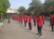 Koramil Sarirejo Memberikan Pelatihan PBB Kepada Siswa SMPN 1 Sarirejo