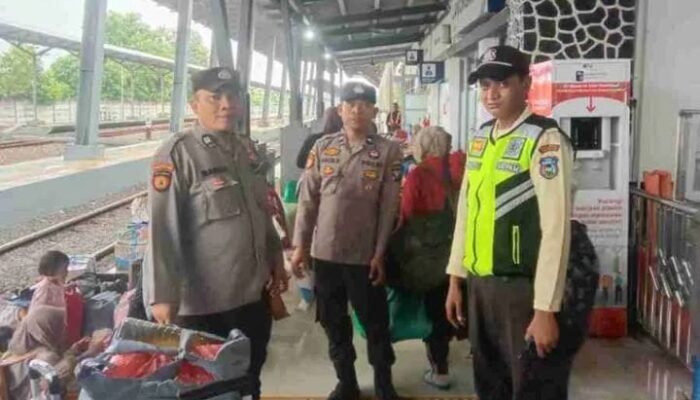 Berikan Rasa Aman dan Nyaman, Polsek Lamongan Kota Patroli Obyek Vital Siang Hari
