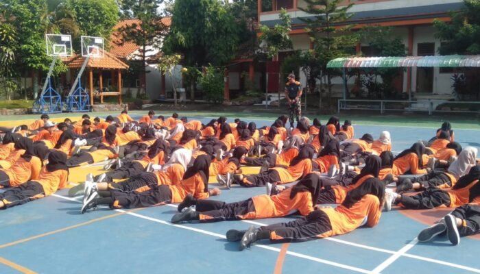 Koramil Bluluk Memberi Pelatihan dan Pembinaan Kepada Generasi Muda