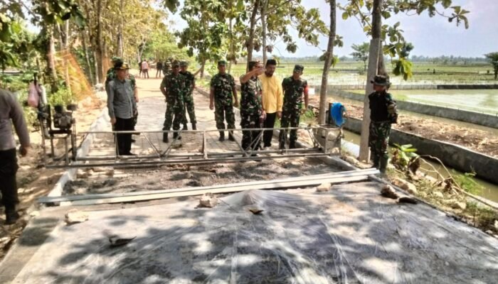 Dandim Lamongan Dampingi Kasdam V/Brawijaya Tinjau Progres TMMD ke-124