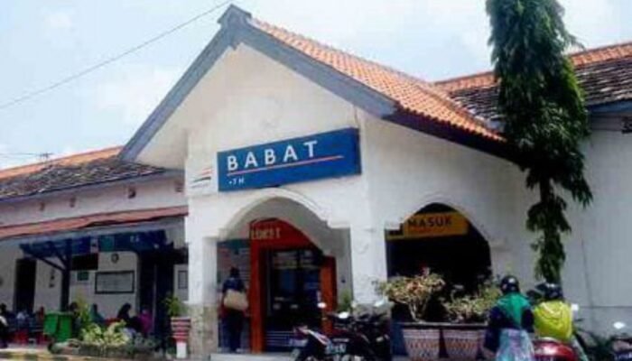 Lonjakan Penumpang Warnai Libur Waisak 2025, Stasiun Babat Jadi Titik Ramai Wisatawan
