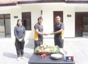 Potong Tumpeng Warnai Tasyakuran Bedah Rumah Dinas Pejabat Polres Kediri Kota