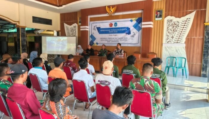 Satgas TMMD 124 Bersinergi Dengan Dinas Perikanan: Membangun Asa, Membudidaya Harapan di Kolam Lele Kebalankulon