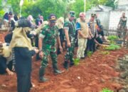 Satgas TMMD Ke-124 Kodim 0812 Lamongan dan Ibu-Ibu Desa Kebalankulon Sulap Lahan Kosong Jadi Oase Ketahanan Pangan
