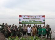 Ratusan Pohon Mangrove Hijaukan Pantai Purnama dalam Semangat TMMD ke-124 Kodim 0320/Dumai