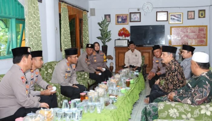 Merajut Harmoni, Kapolres Lamongan Silaturahmi ke Ponpes Sunan Drajat Dan Karangasem Muhammadiyah
