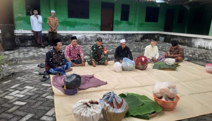 Babinsa Hadiri Sedekah Bumi di Kalangan, Warisan Leluhur Yang Terus Dihidupkan