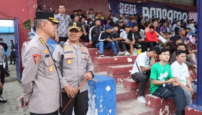 Karoops Polda Jatim Pantau Langsung Pertandingan Liga 1 BRI, Persik Kediri Vs Borneo FC