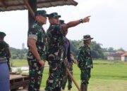 Sinergi TNI Dan Petani: Dandim Lamongan Dampingi Waaster Panglima TNI Tinjau Kampung Pandu Dan Lahan Padi Unggulan PMJ 01