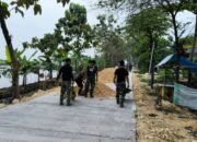 Satgas TMMD 124 Kodim Lamongan Percantik Jalan Desa Dengan Pembereman, Wujud Nyata Kepedulian Untuk Rakyat