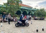 Satlantas Polres Lamongan Tanamkan Budaya Tertib Lalu Lintas di Ponpes Darul Mustaghitsin