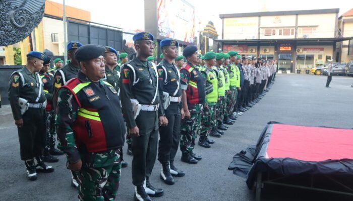 Personil Gabungan TNI-Polri Dan Pemerintah Daerah Lamongan Siaga, Pastikan Perayaan Takbir Idul Adha Berlangsung Aman Dan Khidmat