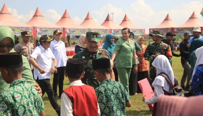 Kenangan Manis TMMD Ke-124 Di Desa Kebalankulon: Harmoni TNI Dan Rakyat Dalam Satu Irama Pembangunan