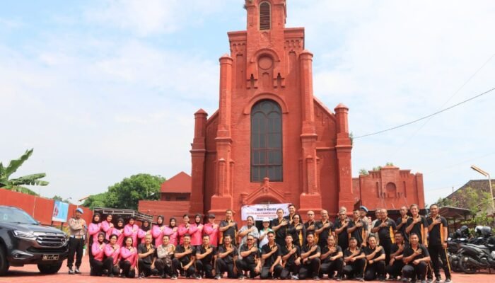 Polres Kediri Kota Gelar Bakti Religi dan Bakti Sosial di Hari Bhayangkara ke -79, di Sejumlah Tempat Ibadah