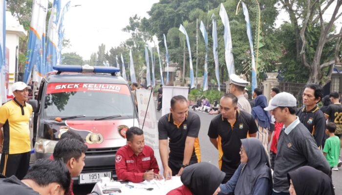 Polres Lamongan Hadirkan Layanan Gratis Dan Hiburan Rakyat Di CFD, Semarakkan Hari Bhayangkara Ke-79