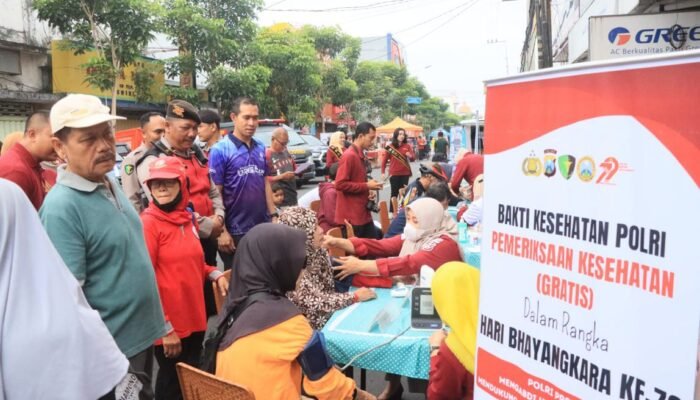 Peringati Hari Bhayangkara ke-79, Polres Kediri Kota Beri Layanan Pengobatan Gratis di CFD