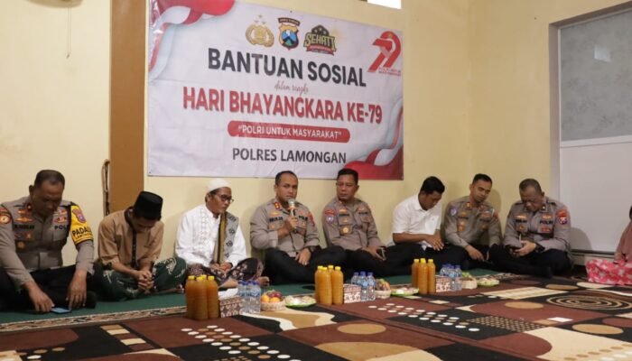 Polres Lamongan Tebar Kepedulian Di Hari Bhayangkara Ke-79, Sentuh Hati Anak Panti Asuhan Ar-Rasid
