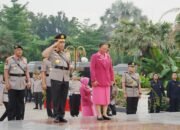 Jelang Hari Bhayangkara, Kapolri Ziarah ke Makam BJ Habibie hingga Hoegeng