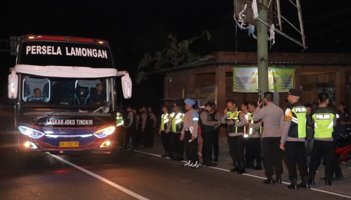 Kapolres Lamongan Pimpin Penyekatan Di Perbatasan: Upaya Tegas Jaga Kedamaian Bumi Lamongan