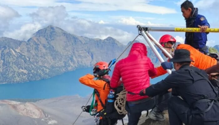 Kronologi Pendaki Malaysia Tergelincir Ratusan Meter dari Gunung Rinjani