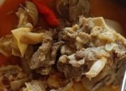 Cuma Pakai Bumbu Dapur, Gulai Kambing Ini Rasanya Sultan Banget