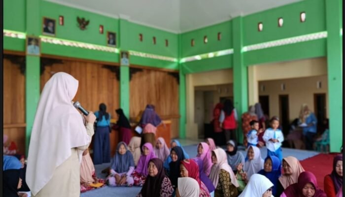 Camat Kasiman Tekankan Pentingnya Kesehatan jasmani dan Metal, Pada Monitoring Posyandu Balita dan Lansia di Desa Betet
