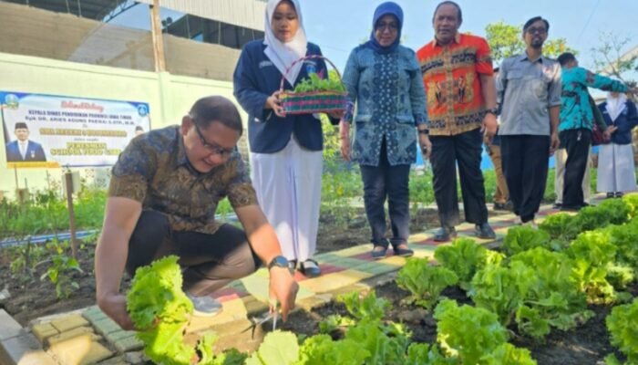 Gizi Oke Ilmu Dapat, School Food Care Resmi Diluncurkan Kadisdik Jatim di SMA Bojonegoro