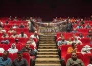 Menginspirasi Dan Menggugah Hati, Prajurit Kodim 0812/Lamongan Nobar Film Believe Di Sidoarjo