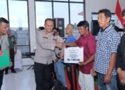 Kapolres Lamongan Hadiri Kegiatan SAPA BANSOS Dan Penyerahan Bantuan Sosial Oleh Gubernur Jatim Di SMK Negeri Maritim Brondong