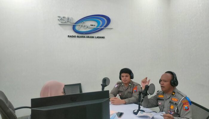 Sosialisasi Operasi Patuh Semeru 2025, Polres Nganjuk Edukasi Warga Lewat Siaran Radio