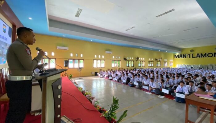 Menjadi Pelopor Keselamatan, 450 Siswa Baru MAN Lamongan Dapat Penyuluhan Lalu Lintas Dari Satgas Patuh Semeru 2025