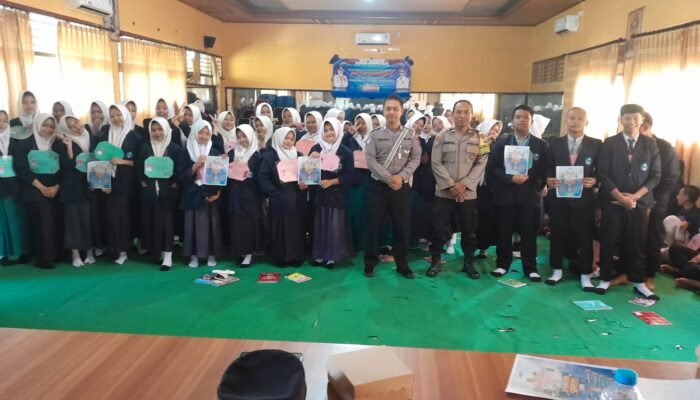 Satgas Preemtif Ops Patuh Semeru 2025 Gelar Binluh Kamseltibcar Lantas kepada Masyarakat