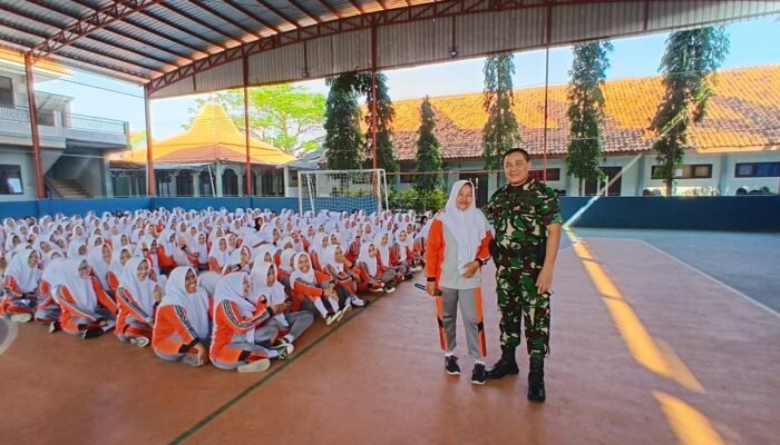 Danramil Sambeng Tegaskan Bahaya Judi Online Di Hadapan Siswa SMKN 1 Sambeng