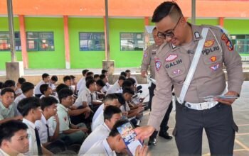 Siswa SMAN 1 Wates Kediri Dibekali Polisi Ilmu Lalu Lintas