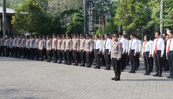 Apel Jam Pimpinan, Kapolres Nganjuk Apresiasi Kinerja Anggota dan Tekankan Pentingnya Jaga Kesehatan
