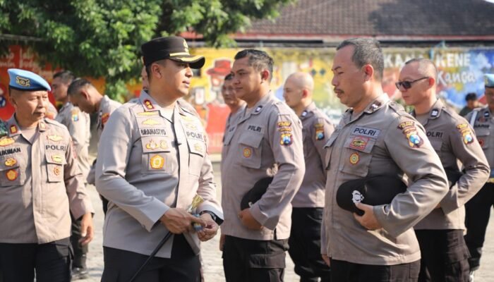 Kapolres Kediri Pimpin Pelaksanaan Apel Pagi di Polsek Plemahan