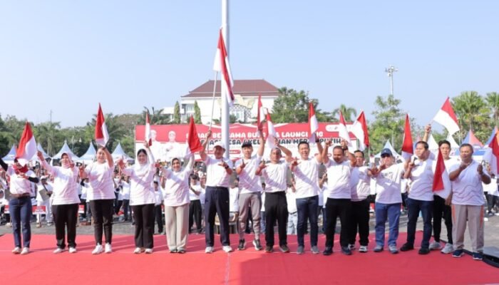 Koperasi Merah Putih Resmi Diluncurkan, Kapolres Lamongan Hadiri Senam Pagi Penuh Semangat di Alun-Alun Kota