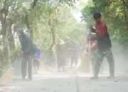 Jelang Penutupan, Warga Soko dan Satgas TMMD 125 Bojonegoro Laksanakan kerja Bakti