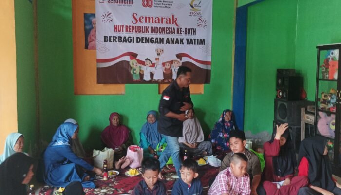 Momemtum HUT RI Ke-80, PT Satu Sorot Network Berbagi Kebagiaan Pada Anak Yatim di Desa Pejambon
