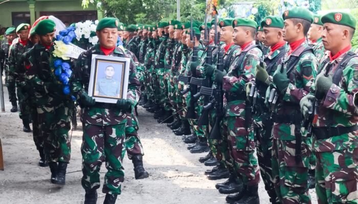 Kasdim 0813 Bojonegoro Pimpin Upacara Pemakaman Jenazah Babinsa Koramil Ngraho