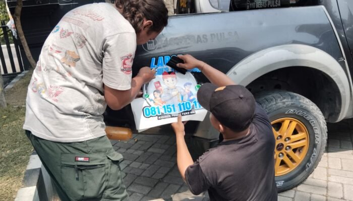 Mobil Dinas Polres Nganjuk Ditempeli Stiker Hotline dan WA Lapor Kapolres, Layanan 24 Jam Nonstop